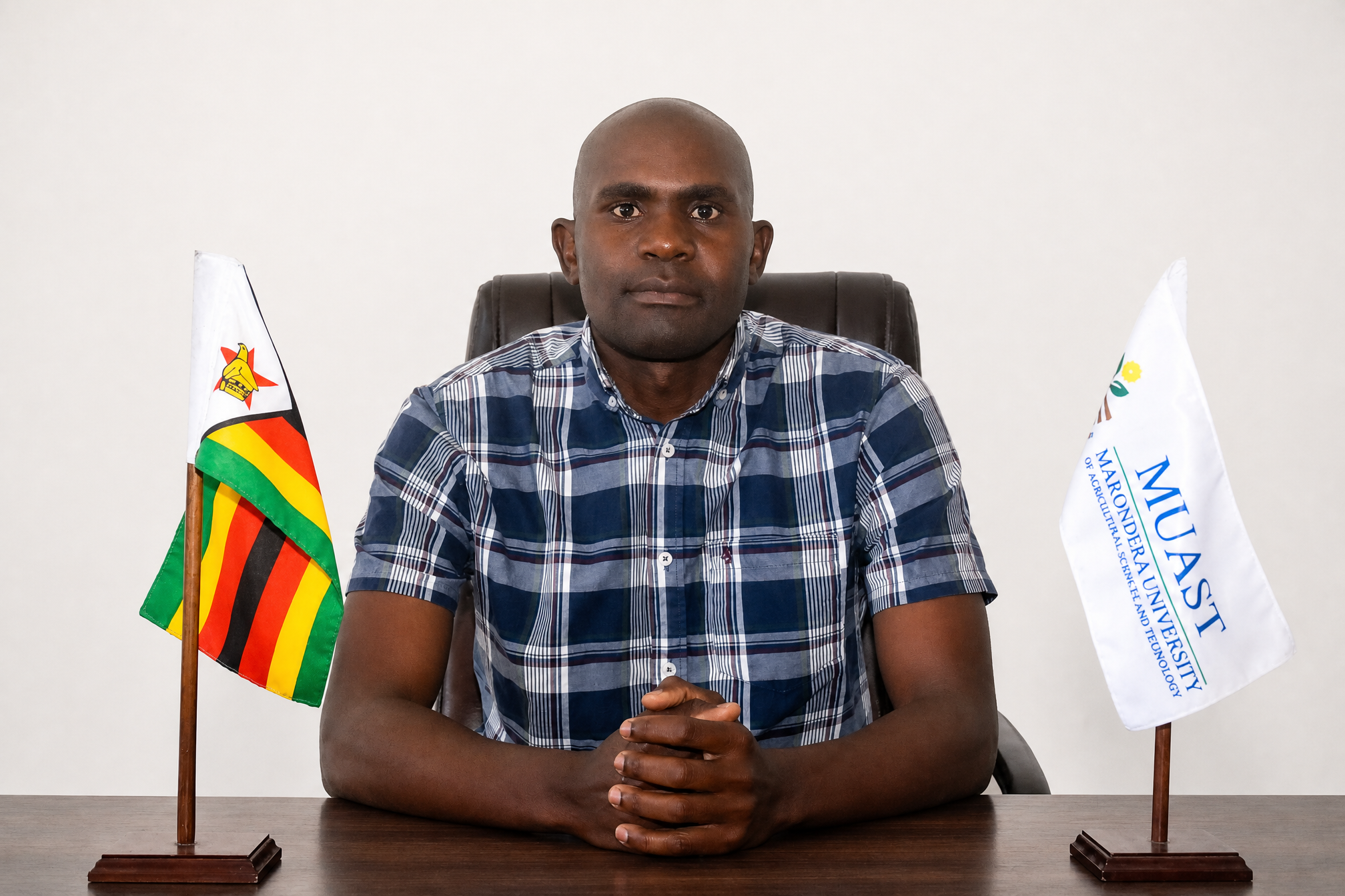 Dr Stephen Mandara